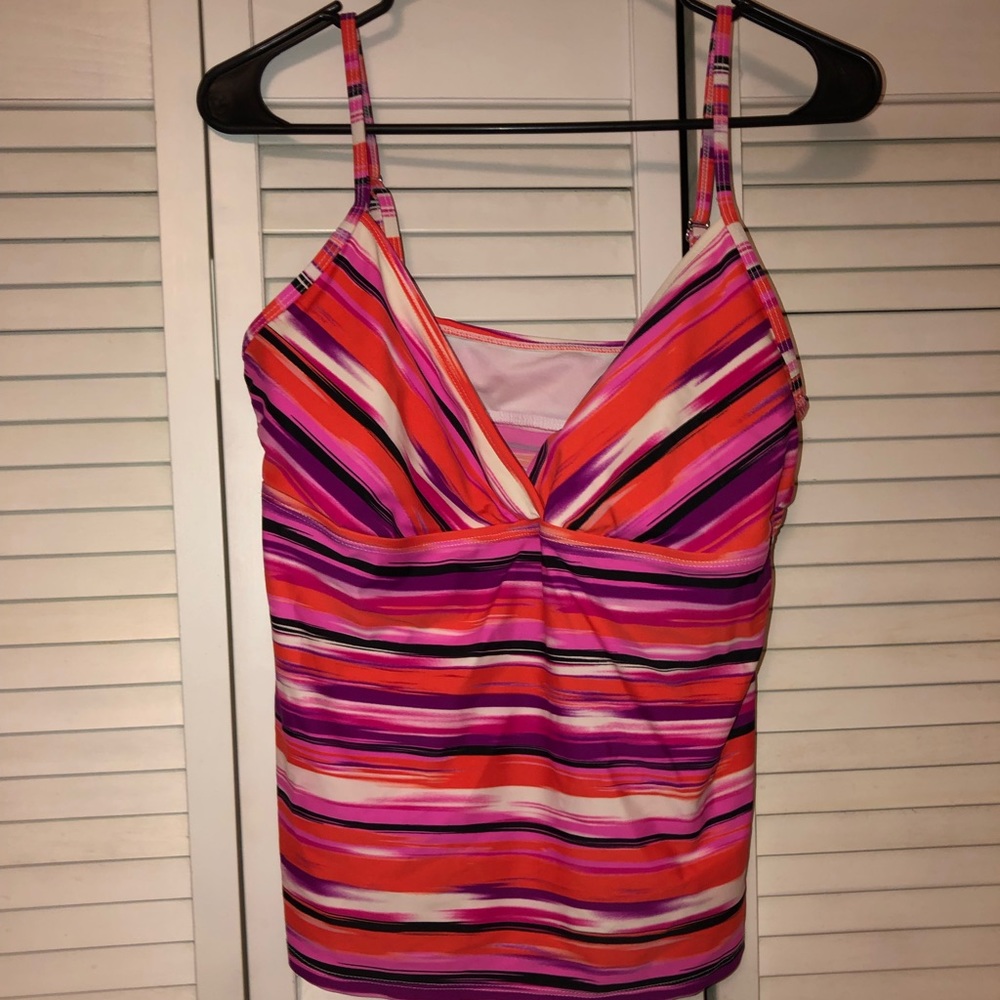 Catalina size large swim top